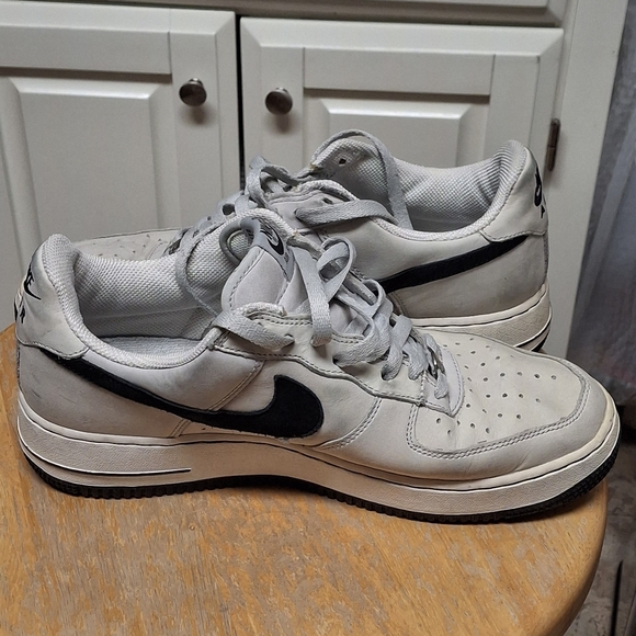 Nike Air Force 1 White with Black Swoosh - Picture 7 of 9